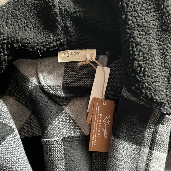 COPY - RD style hooded shacket, black and grey plaid - Picture 2 of 2